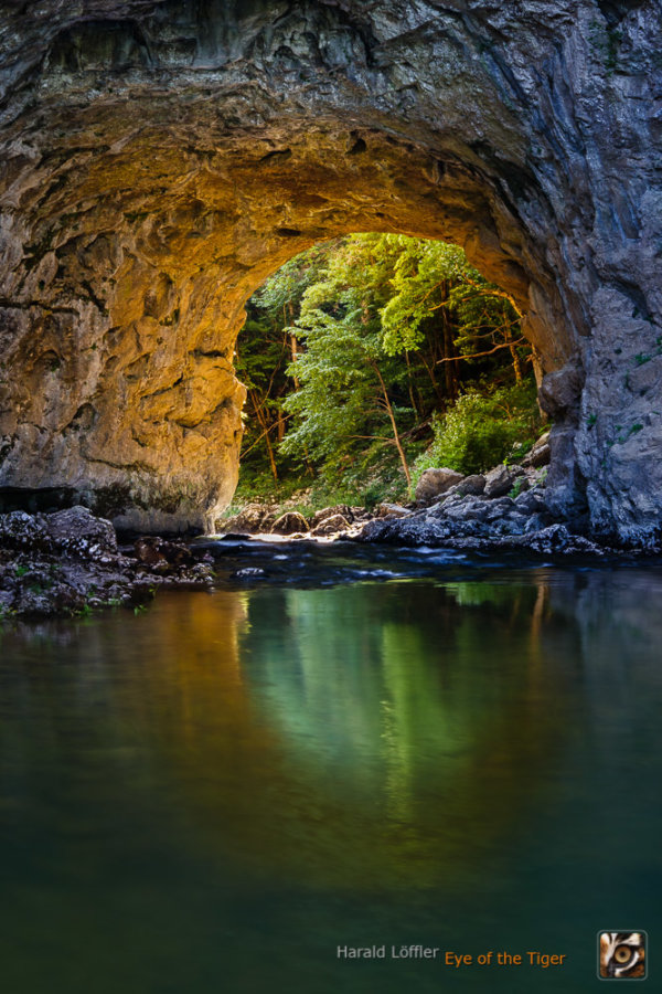 Das Licht am Ende des Tunnels ist manchmal nur ein entgegenkommender Schnellzug ;-)